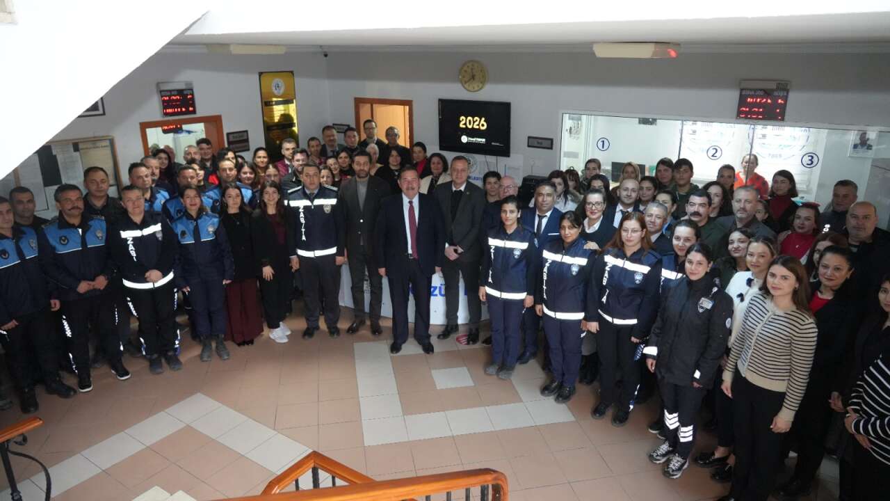 Başkan Topuz Yeni Yıl Öncesi Personellerle Bir Araya Geldi 5